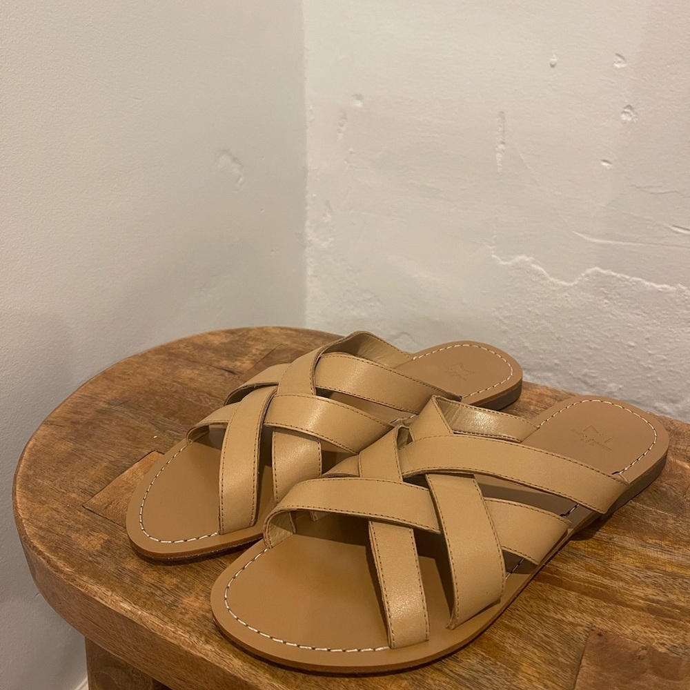 NWT Marc Fisher Sandals
